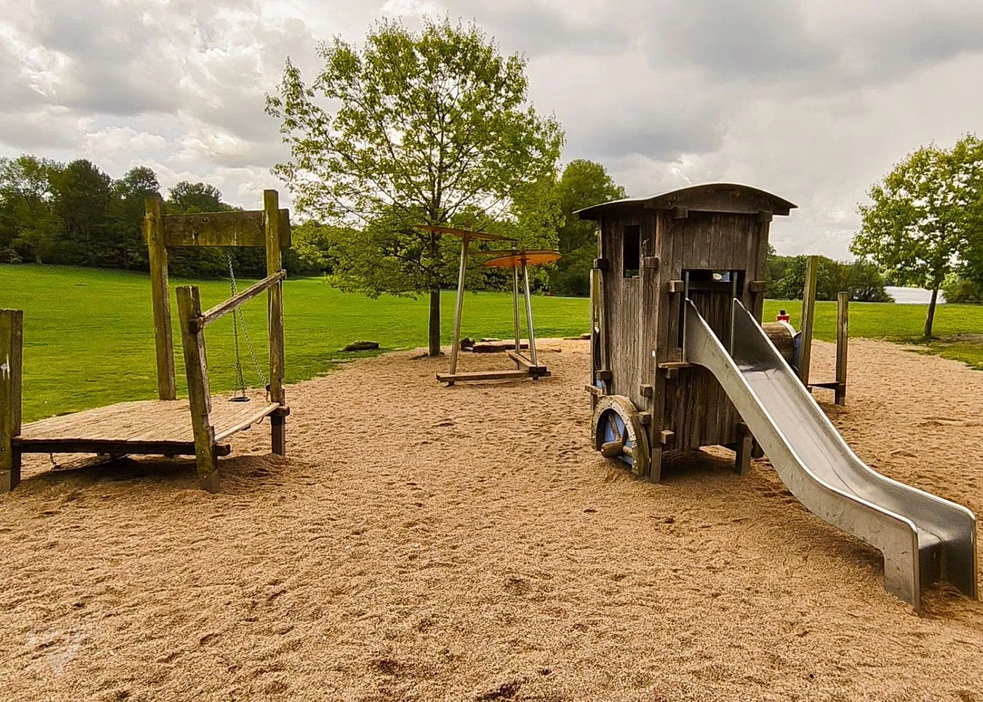 Leuchtturm Spielplatz im Öjendorfer Park – Foto 13