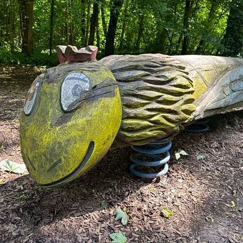 Waldspielplatz Teutonenweg (Pilzspielplatz) - der Schattenspender