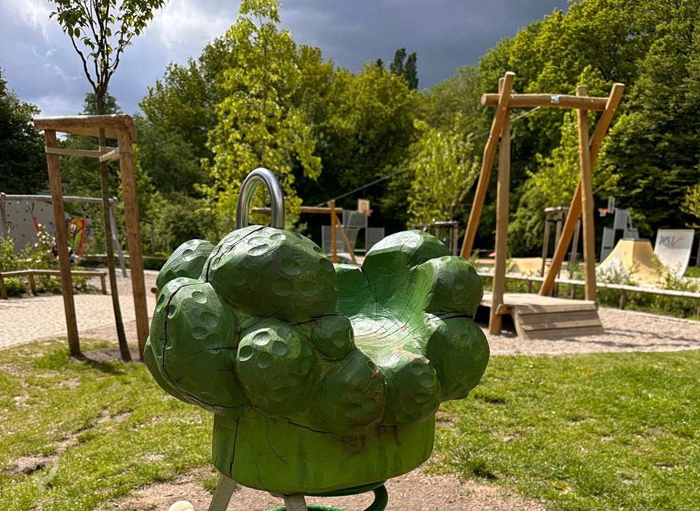 Spielplatz Wegenkamp mit Skaterpark Banane – Foto 24