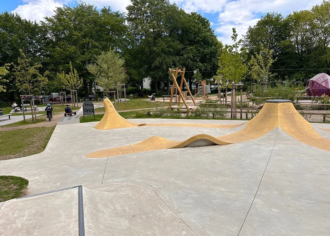 Spielplatz Wegenkamp mit Skaterpark Banane – Foto 5