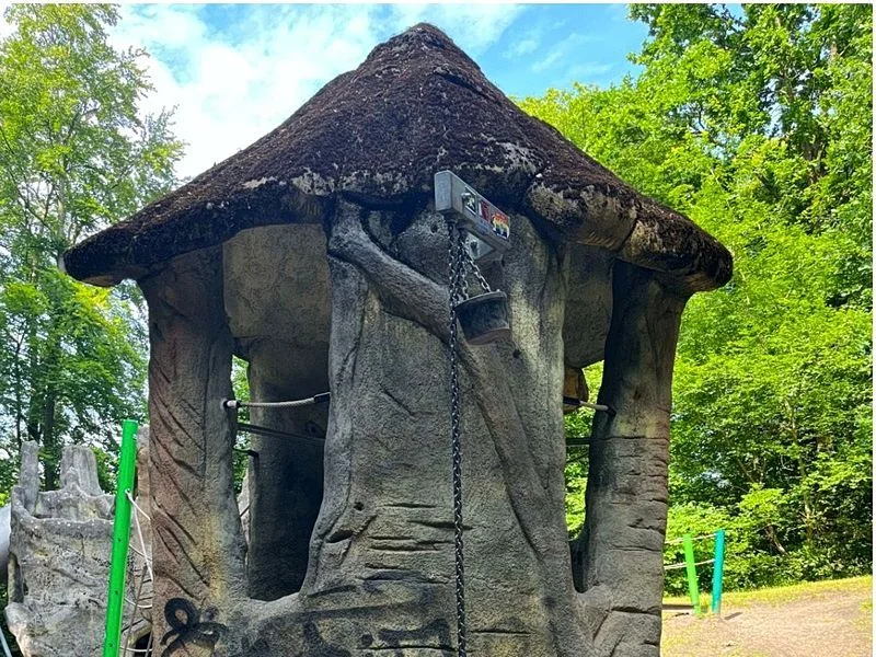 Waldspielplatz Teutonenweg (Pilzspielplatz) - der Schattenspender – Bild 5