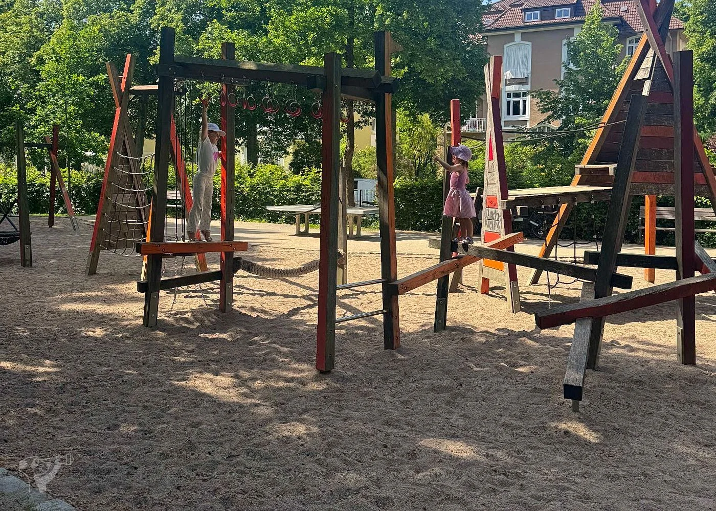 Spielplatz am Beseler Platz – Foto 11