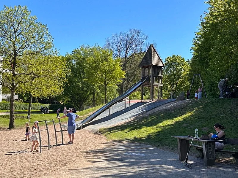 Spielplatz Meenkwiese – Bild 1