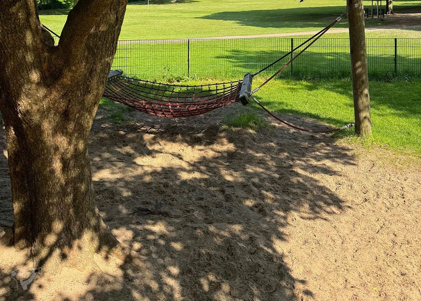 Spielplatz im Hesse Park – Foto 17