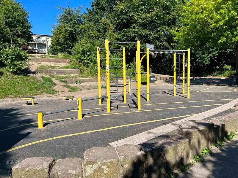 Spielplatz Unzerstraße im Walter-Möller-Park – Bild 18